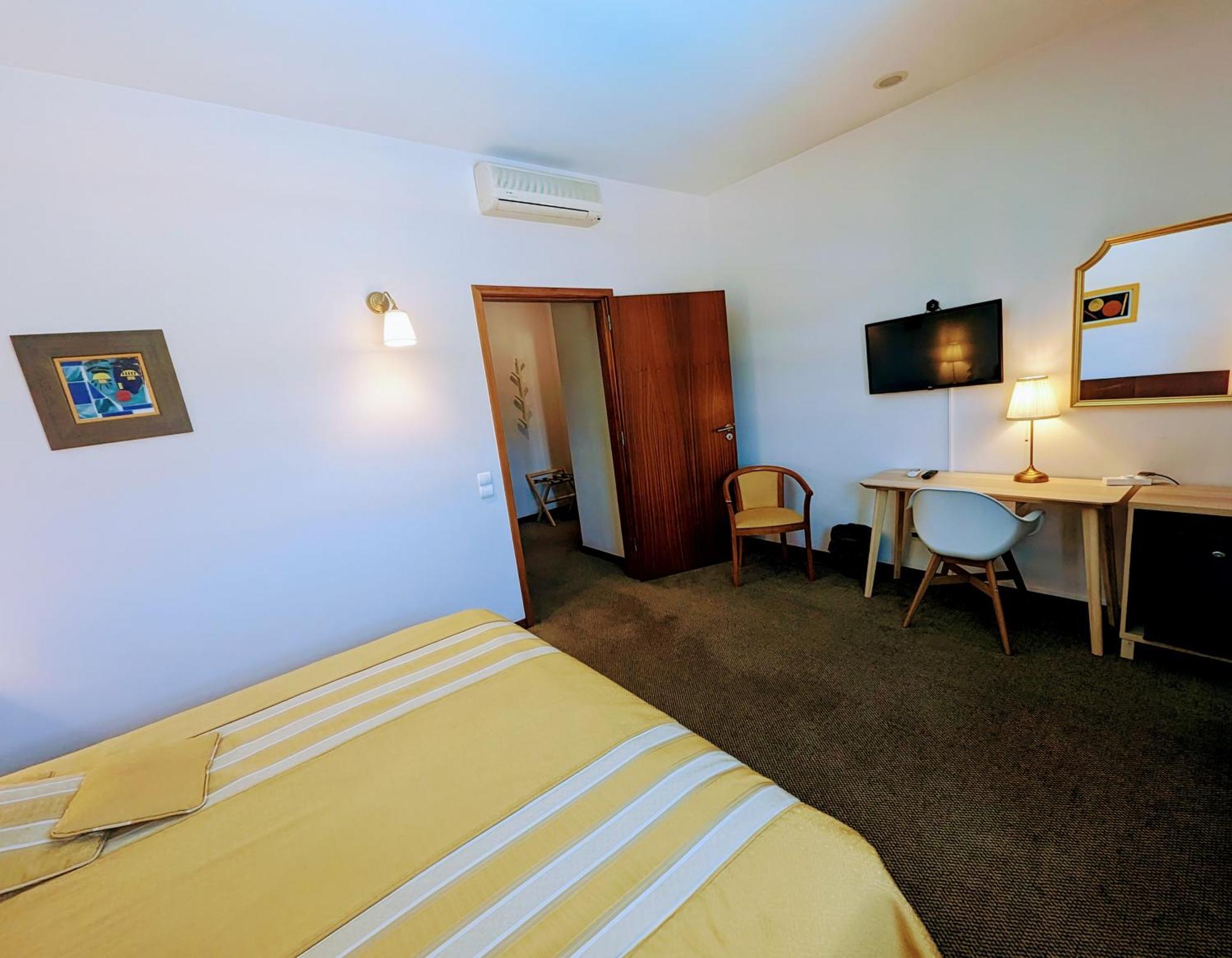 Hotel La Fontaine Эшмориш Экстерьер фото