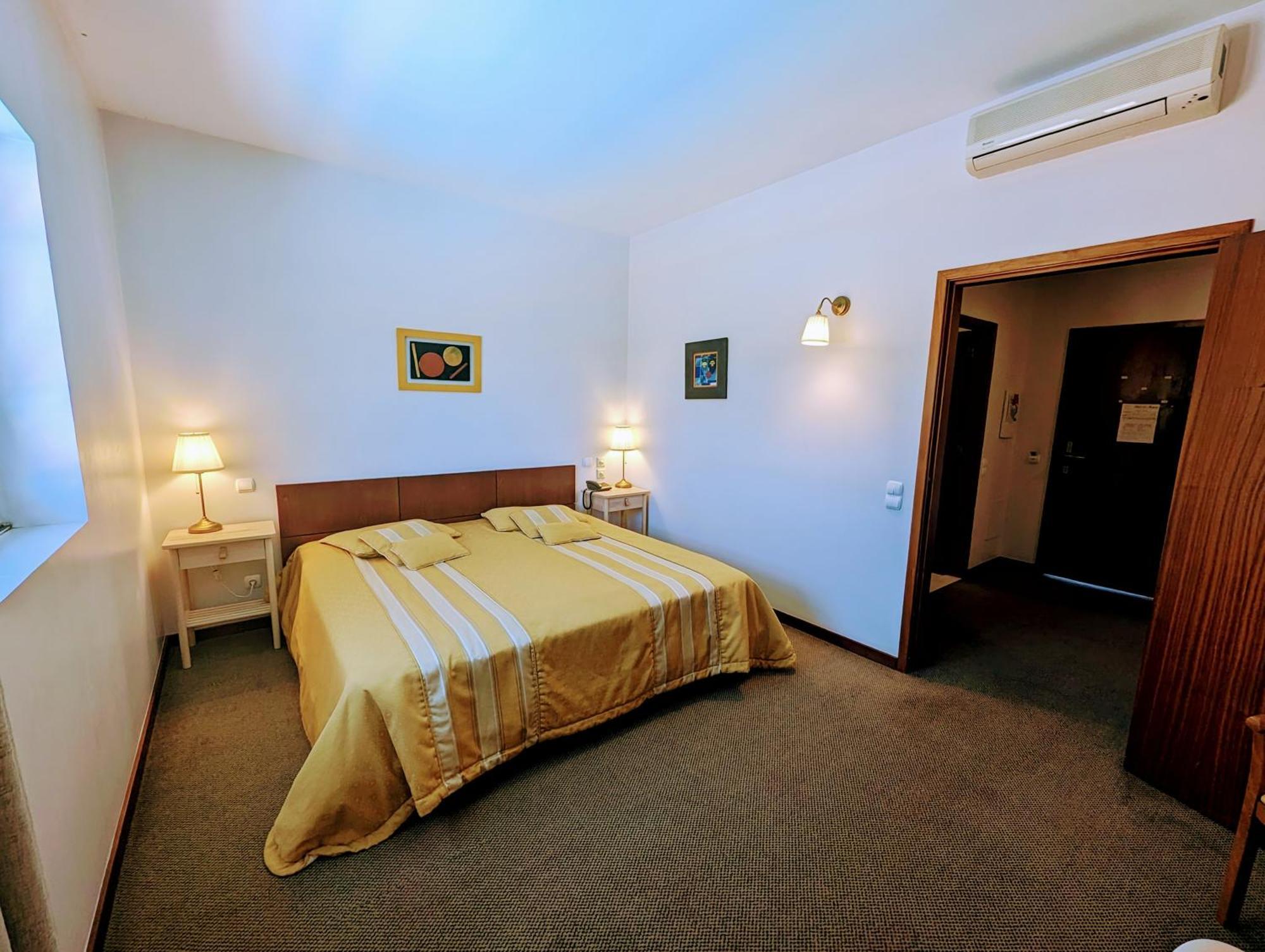 Hotel La Fontaine Эшмориш Экстерьер фото