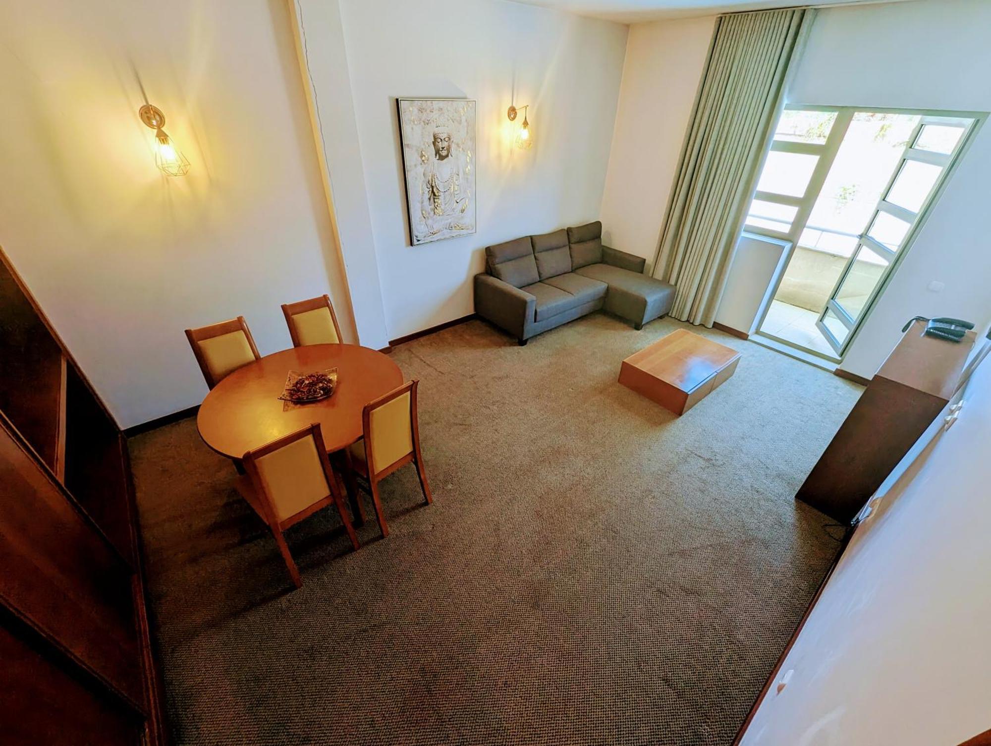 Hotel La Fontaine Эшмориш Экстерьер фото